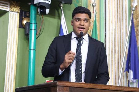 Sandro Filho recebe votos em todos os 417 municípios da Bahia e é 6º mais votado para deputado federal