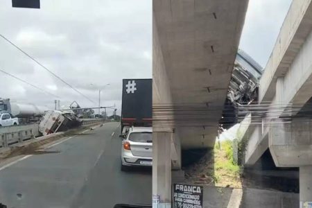 Caminhão-tanque tomba em viaduto de Feira de Santana e espalha combustível pela pista