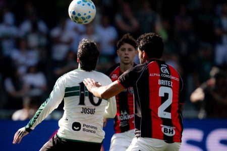 Vitória é derrotado pelo Coritiba e amplia jejum fora de casa no Brasileirão