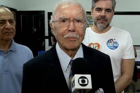 José Sarney vota em São Luís e celebra participação popular