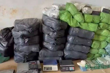 Operação contra grupo que movimentava toneladas de cocaína por mês chega a 10 presos na Bahia