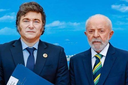 Milei volta a atacar Lula, chama esquerda de “delinquente” e insinua fraude eleitoral no Brasil