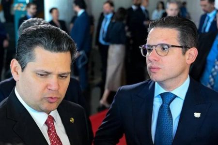 Alcolumbre e Hugo Motta parabenizam Lula e defendem pacificação do país