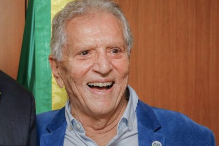 Carlos Alberto de Nóbrega é internado em São Paulo para investigar infecção viral
