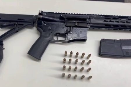 Fuzil com 20 munições é apreendido pela PM em Salvador