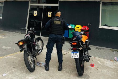 Guarda Municipal recupera moto roubada e encontra veículo com chassi adulterado em Salvador
