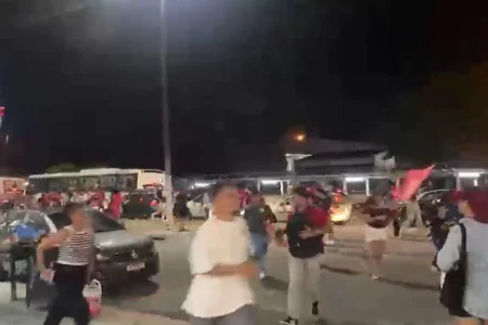 Ato de estudantes em apoio a Lula é interrompido após relatos de tiros no campus
