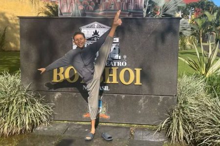 Menino baiano de 11 anos conquista vaga na Escola Bolshoi após começar no balé por iniciativa própria