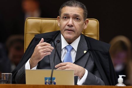 Nunes Marques vai relatar novo pedido para anular condenação de Bolsonaro