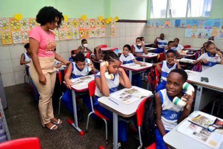 Prefeitura de Salvador antecipa feriado do Dia do Professor para 13 de outubro