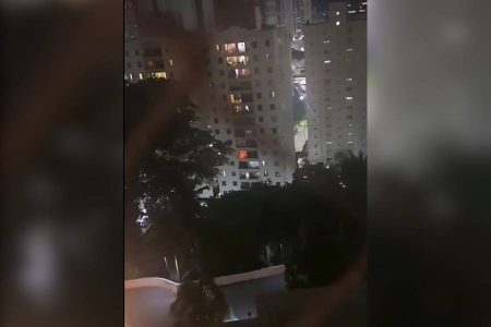Panelaços são registrados em cidades brasileiras durante entrevista de Flávio Bolsonaro à TV Globo