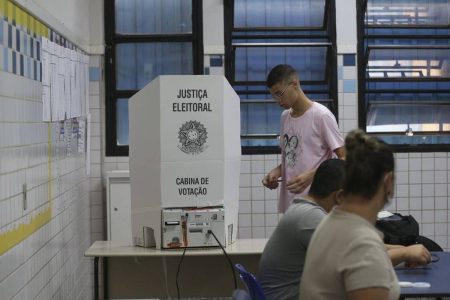 Eleitores que faltaram no 1º turno podem votar normalmente no 2º turno; confira informações