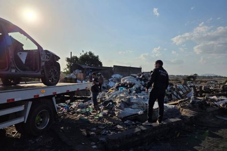 Desmanche ilegal é descoberto em Feira de Santana com carros avaliados em R$ 420 mil