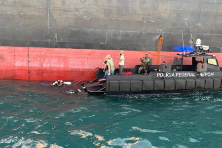 Drogas são encontradas escondidas em navio com destino à Europa na Baía de Todos-os-Santos