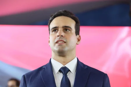 Lucas Ribeiro vence no 1º turno e é reeleito governador da Paraíba