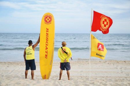Salvamar faz alerta para banho de mar nas praias de Salvador neste fim de semana